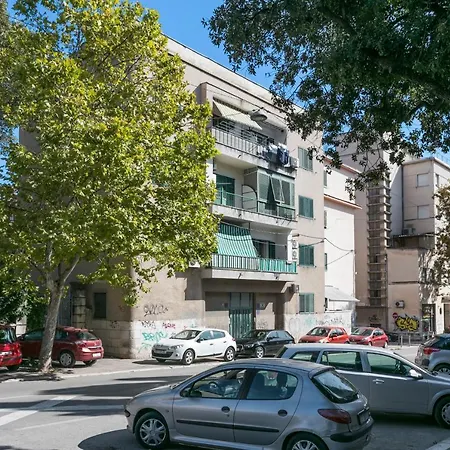 With Wifi - 21804 Lägenhet